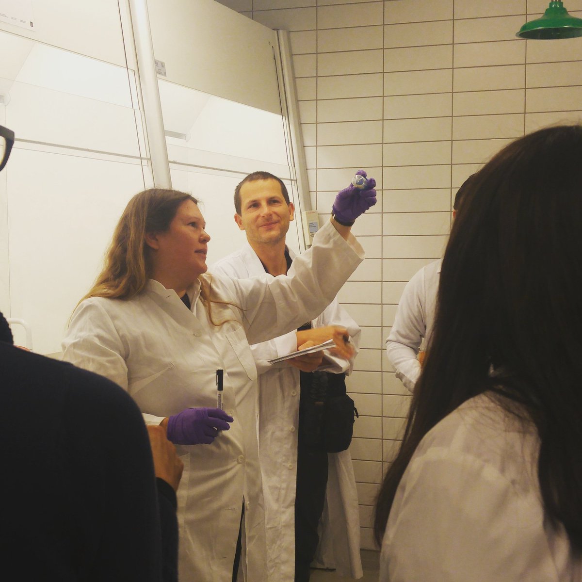 TransmitScience's tweet photo. #DiceCT in action: trying different methods for destaining #Oslo #CTscan #TScourses #IamTransmittingScience https://t.co/oFRjBcpKod