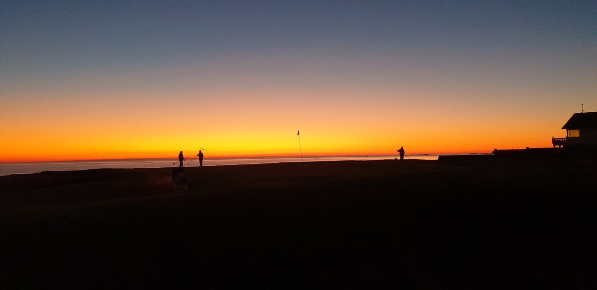 RoyalJersey's tweet photo. Amazing sky this morning https://t.co/f6muGN4PxD