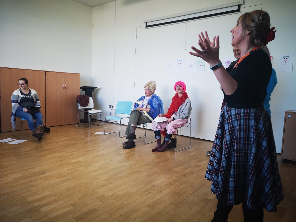 StephenCFCT's tweet photo. @ColyerFergusson visiting @BrightShadow_uk getting ready for the #pantomime performance. #creativityday2019 #dementiauncovered #dementia #guesstheplay #InvestingInFamilies https://t.co/yxWGXdqO3P