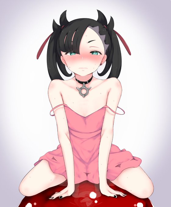 バランスボールで遊ぶマリィちゃん 