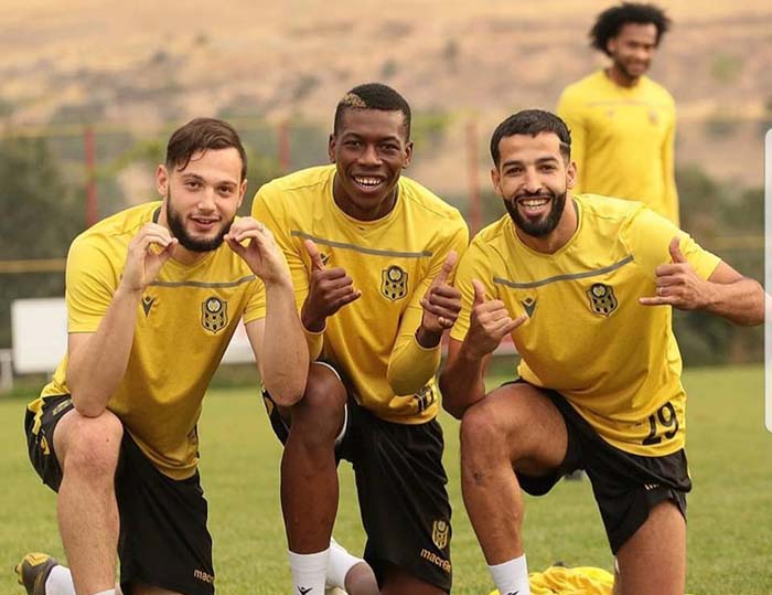 Soca263's tweet photo. HADEBE BOUNCE BACK!
Teenage Hadebe๐ฟ๐ผ Is Set To Reclaim His First XI Position For #YeniMalatyaspor๐น๐ท After Missing In The Past 2 Games As The Team Host #Keciorengucu In The Turkish #Kupas Cup Today.
ยฐThe Star Defender Has Since Established Himself As A Regular At #YMFC๐น๐ท๐ฟ๐ผ๐ช๐พ https://t.co/RO7m4nD5Vf