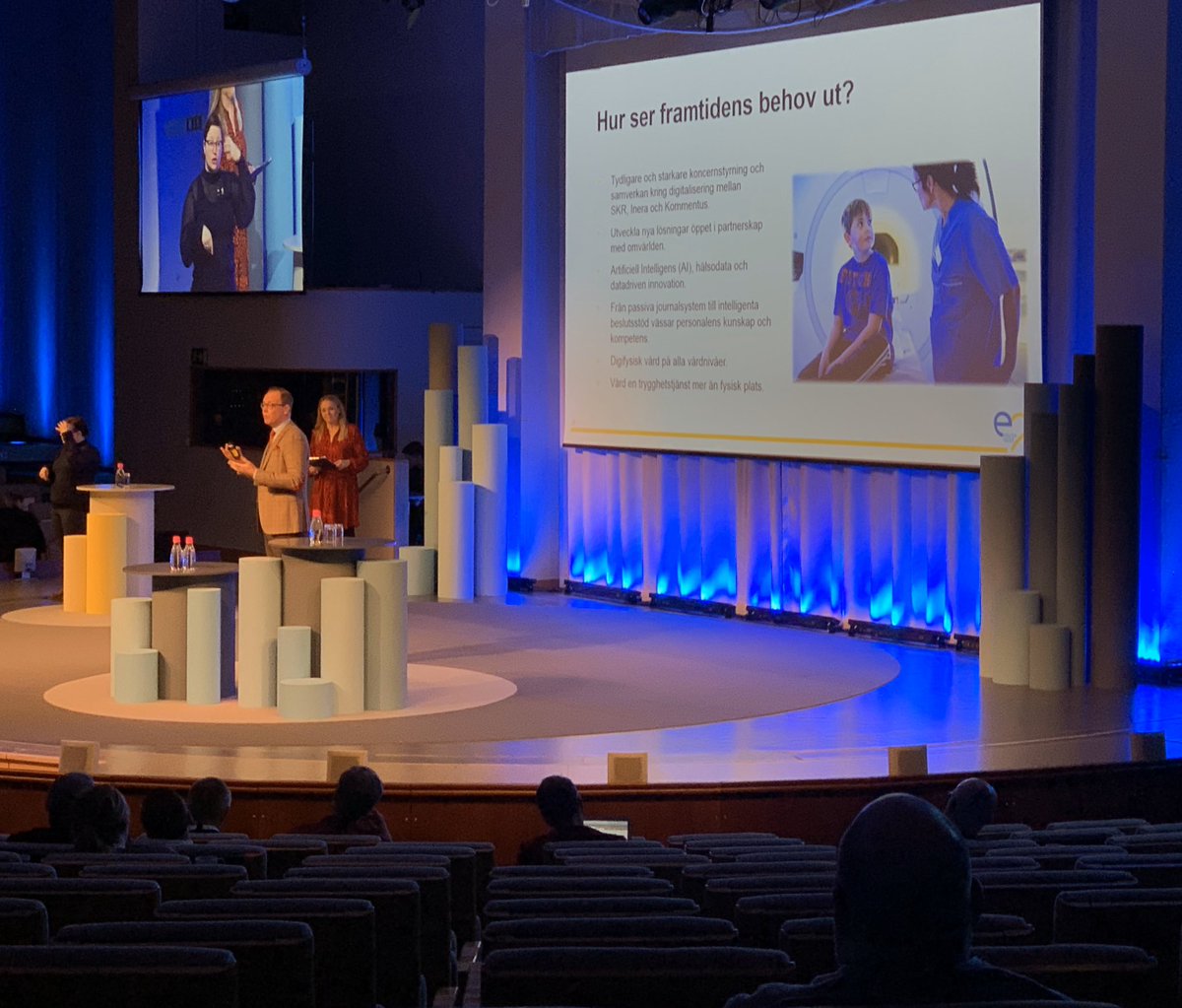 Nationella #eHälsodagen #Vitalis Daniel Forslund, SKR
Handlingsplan 2020-2022
Hur ser framtidens vård ut? 
Viktigt, ser att vi behöver digifysisk vård" på alla vårdnivåer. Varför halkar Sverige efter både Norge och Danmark, behövs det en tydligare stalig styrning?  -ja!
