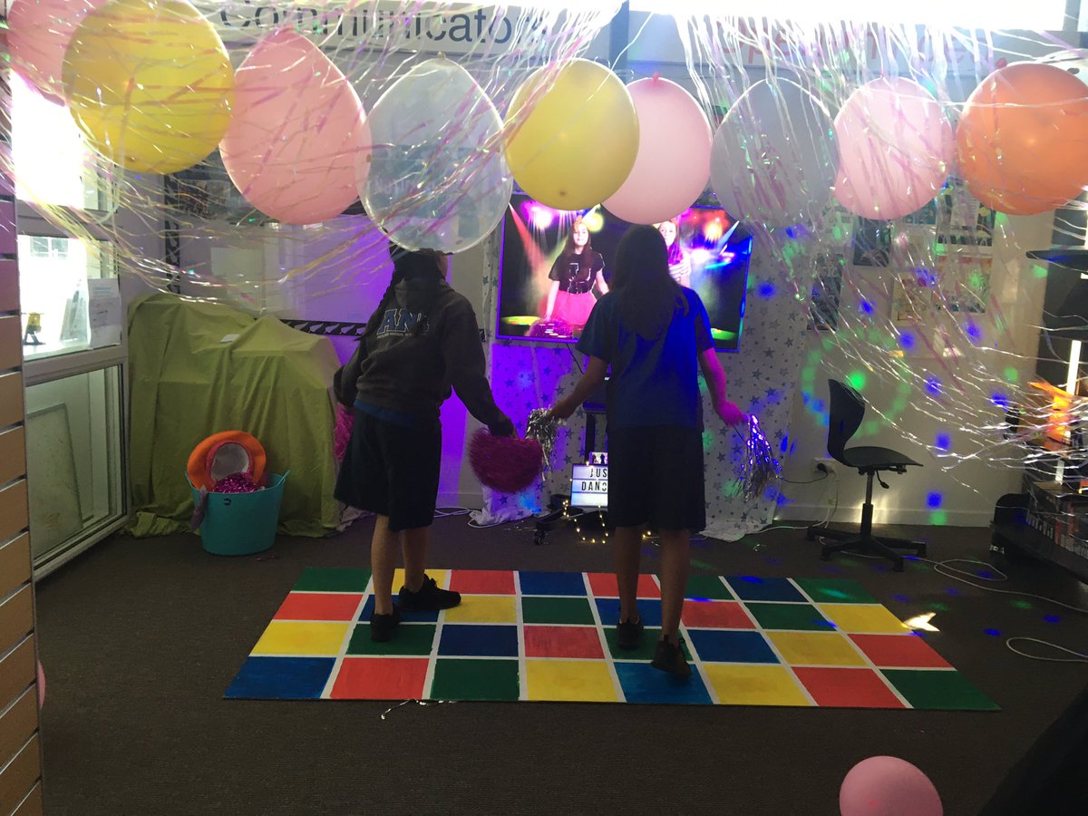 MsGomes123's tweet photo. More wonderful displays of #howweexpressourselves from #exhibition https://t.co/JlpvPUpDX7