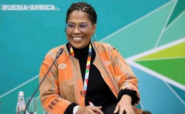 "Salut oh terre d’espérance!
Pays de l’hospitalité..." extrait de l'hymne l'abidjanaise

PARADOXE ! Notre sœur Nathalie Yamb expulsée de la Côte d'Ivoire

Nous étions ensemble à sotchi, ces gens n'ont aucune idée du courage qui coule dans les veines de cette dame
<a href="/Nath_Yamb/">Nathalie Yamb</a>