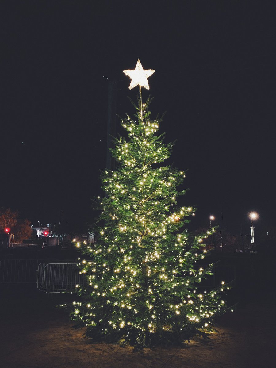 🌟

Our tree is officially up and we’re thrilled with it! See you tomorrow night for mince pies and carols... 🎄

#SmithfieldStoke