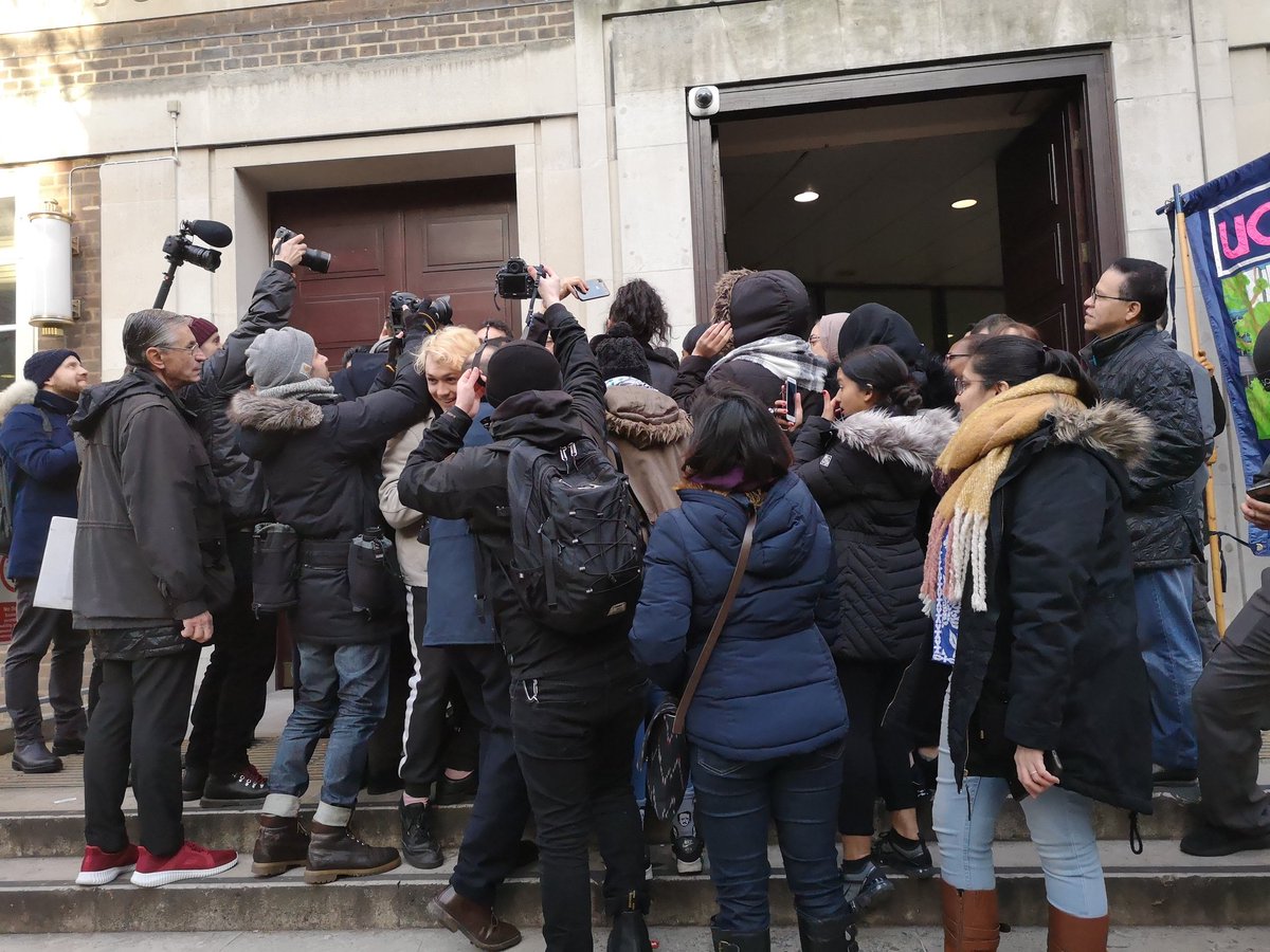 Kate_M_Proctor's tweet photo. The cleaners and porters got their contracts brought back in-house by SOAS which means much better working rights and conditions after a 12 year campaign. Some other unis now following their lead. @jeremycorbyn meeting workers and students. #GE2019 https://t.co/9Qphxpnwkv