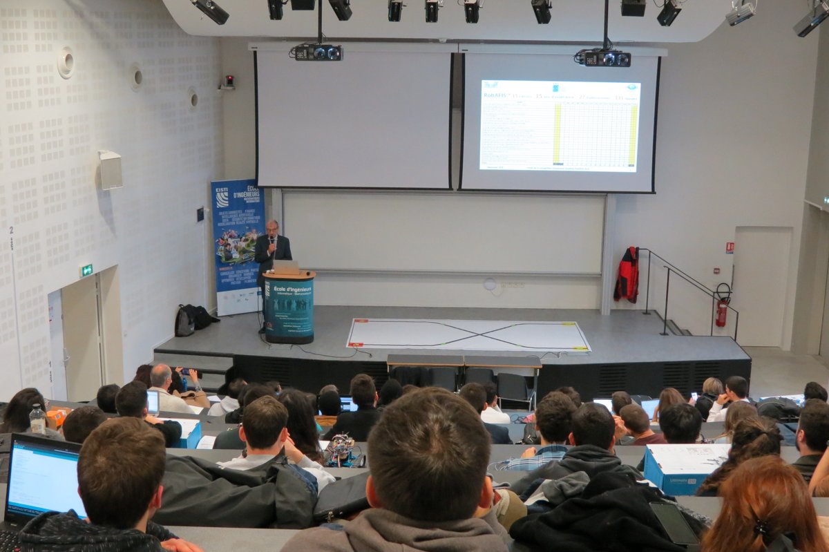 CY__Tech's tweet photo. L'EISTI - Campus de Pau accueille le concours #Robafis. Deux équipes de l'EISTI (Cergy et Pau) y participent. Bonne chance à tous ! #robotique https://t.co/tplySVyYgz