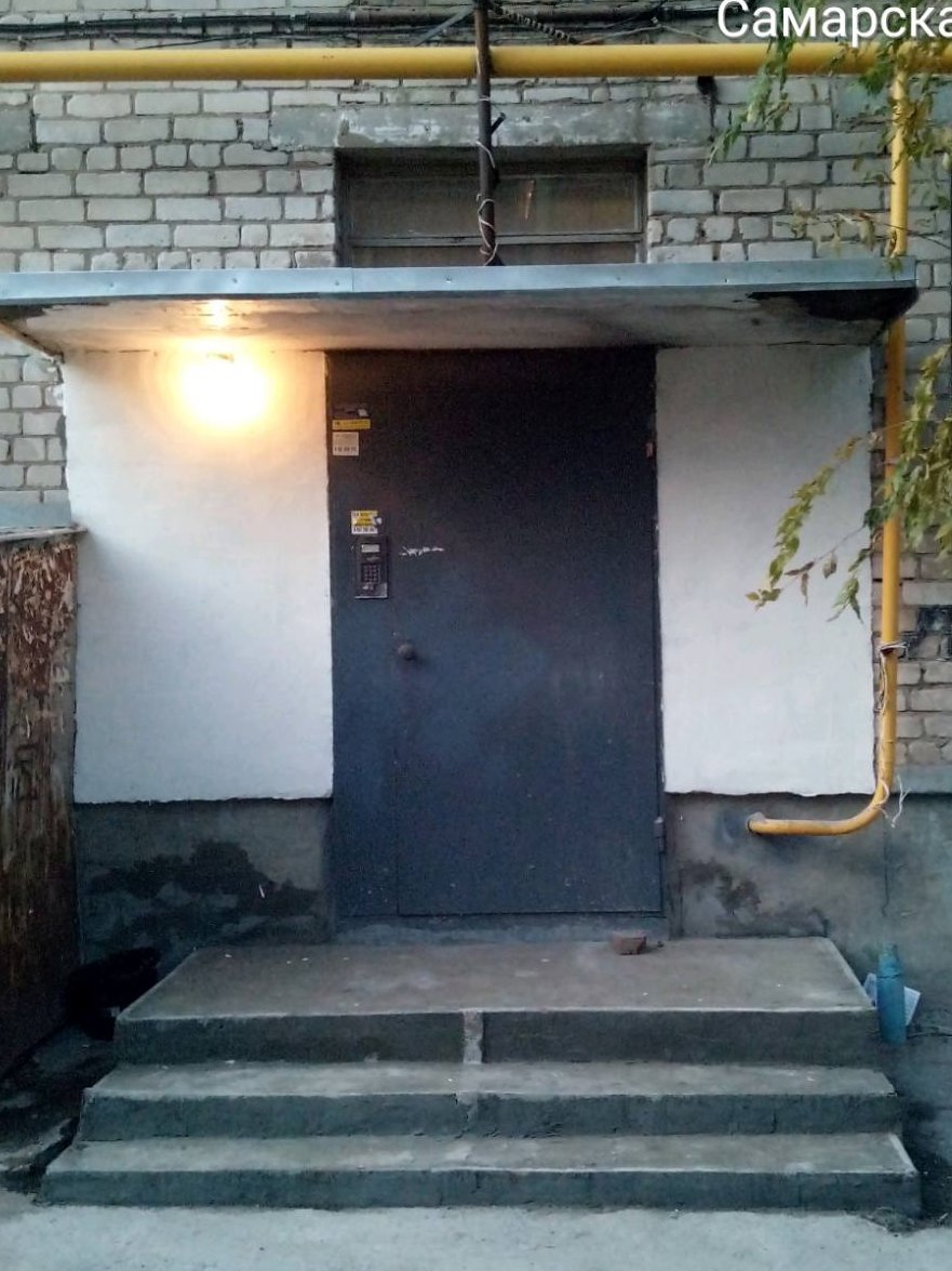 UK_VESTA's tweet photo. По просьбе жителей по адресу ул. Партизанская д. 173 проведены работы по восстановлению входной группы с капитальным ремонтом крыльца https://t.co/5cyAVwZ8s1
