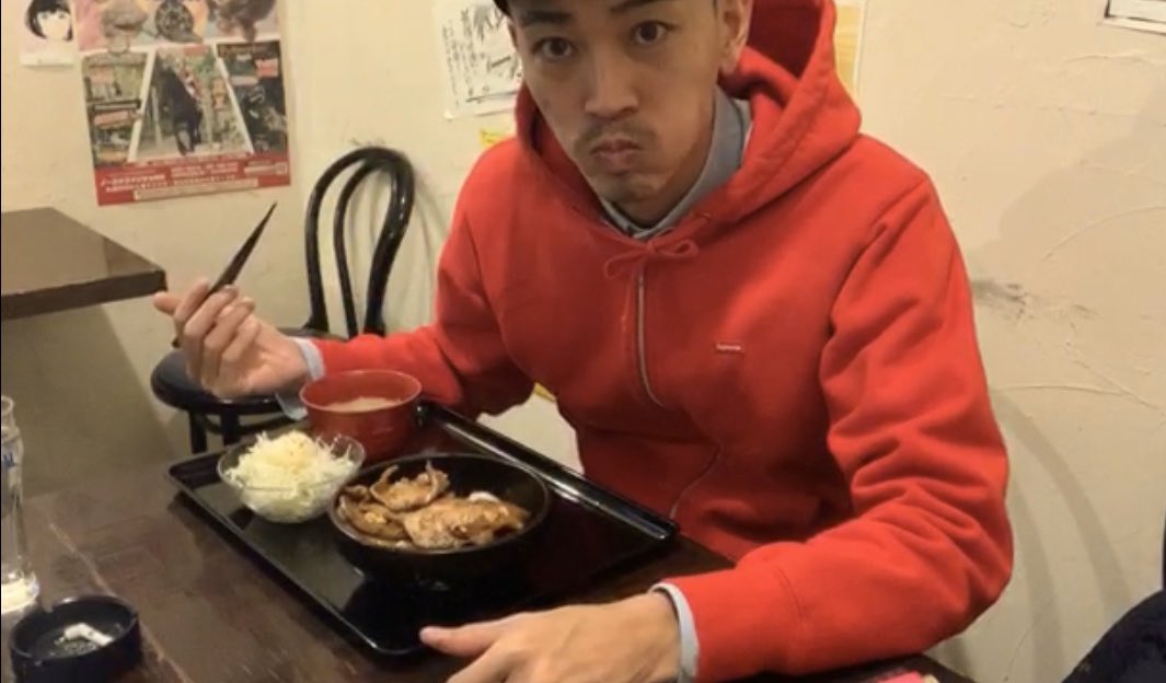birusu_rollcake's tweet photo. どうもビルスです🤞🏾
今日はランチに #姉さん家 で泥豚のロースの豚丼食べて #stlike のyuheiのとこ行って買い物して #札幌テレビ塔 行って #tenga 買ってきてまでをツイキャスで配信したんだー🙆🏾‍♂️
ふぅ🤲🏾
このあと21時からツイキャスでプレゼント企画もやろうと思ってるよ💁🏾‍♂️
あと面白い事もね🈲ふふふ https://t.co/L0qPwS7e5j
