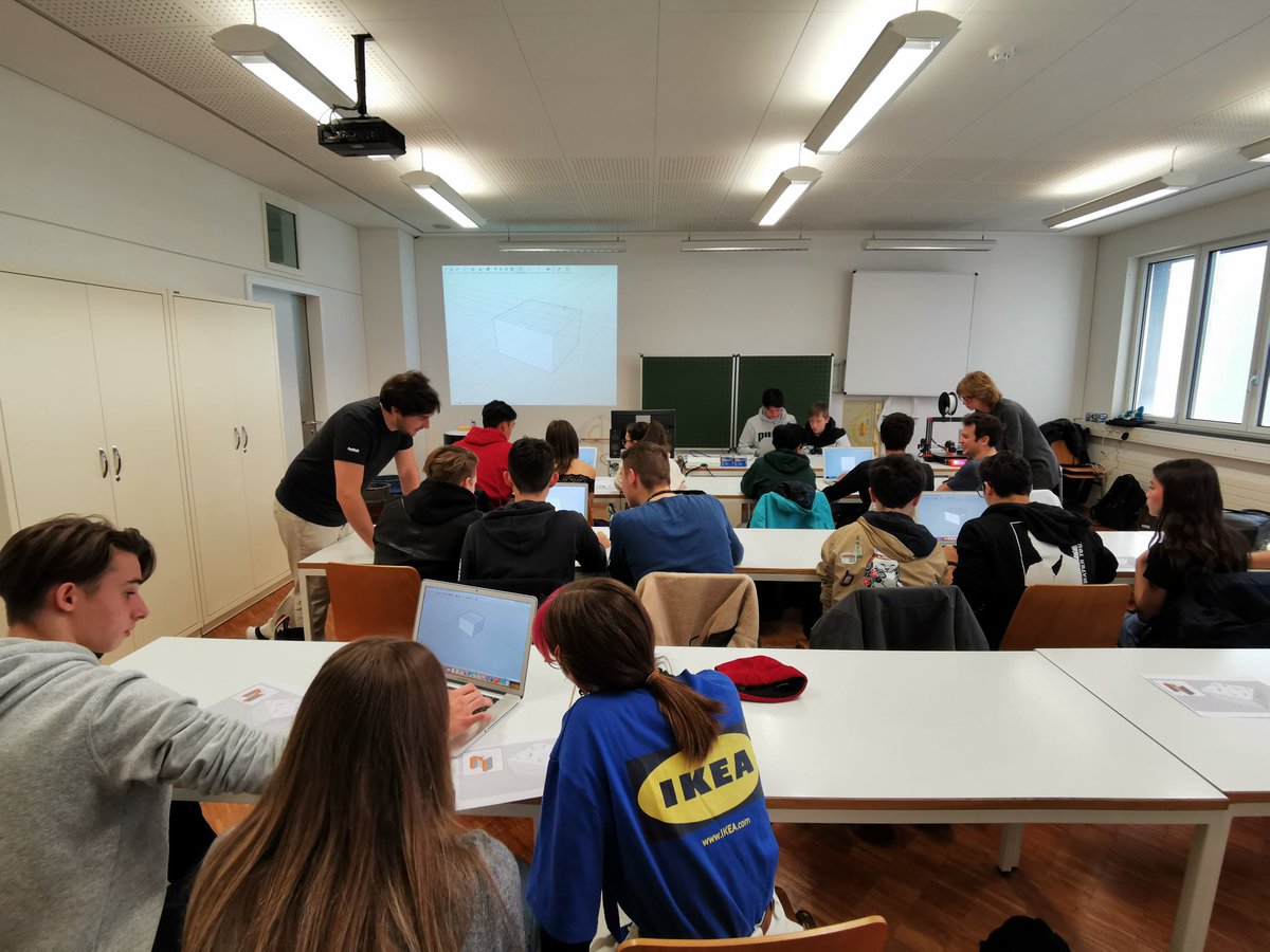 usisoftware's tweet photo. Al #TecDay a Locarno @robertominelli e @luigi_frunzio presentano la stampa 3D in 90 minuti!
https://t.co/SkRiuEa5cC @SATW_ch https://t.co/dXF2uC6Nvy
