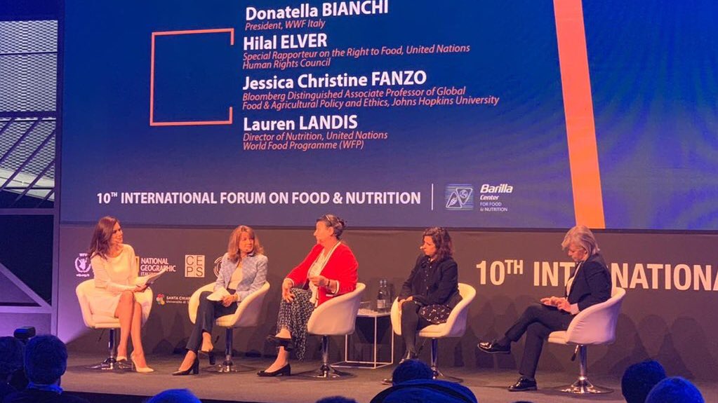 paulnewnham's tweet photo. How do we drive #foodsystem transformation? 

🥕Eat a healthy diet &amp; create a demand for these #foods 
🍏 Be #food citizens &amp; use your privilege for betterment of society 
🍋 Get gov’ts &amp; private sector to care about #food
🌽 Remember we’re part of #nature

#BCFNForum https://t.co/RkzOlhxyvR
