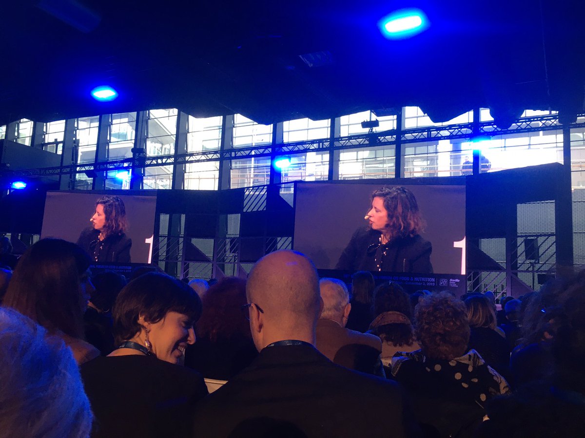 grrrrracey's tweet photo. Call to researchers - how do we shift our food systems towards healthier more sustainable diets? What does that look like in each country? Thank you @jessfanzo! Great discussion on people-centered sustainability #actionforchange #bcfnforum #sueatablelife @Health_Society https://t.co/izZ5E4XbSF