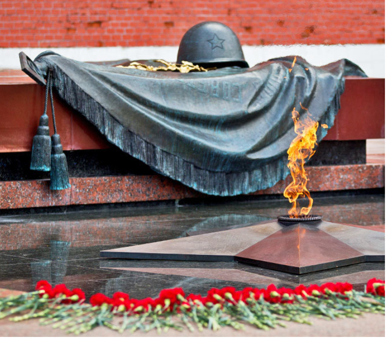 Памятник солдату в москве