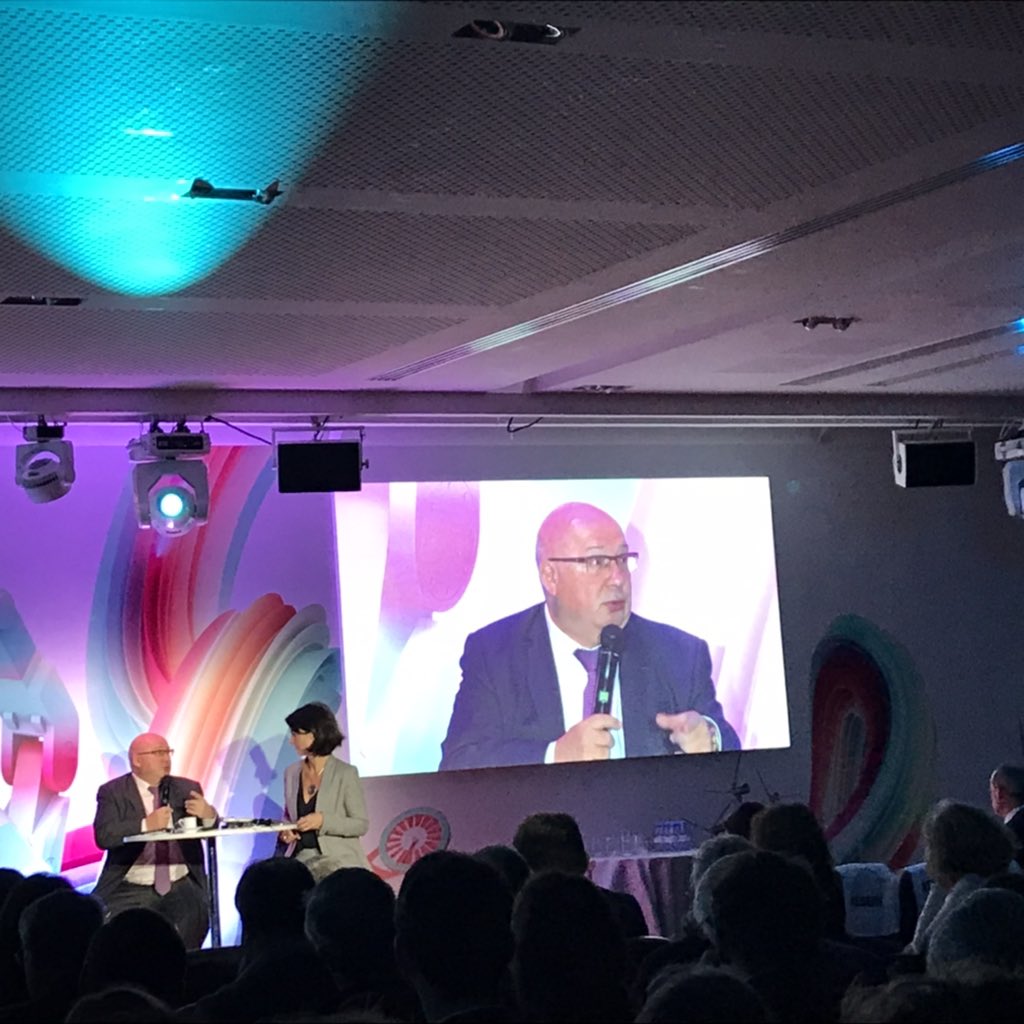 #ColloqueUFE François Brottes, président <a href="/rte_france/">RTE</a> « Nous faisons face à des injonctions contradictoires : 
➡️ Ne pas  augmenter les tarifs
➡️ Lutter contre le réchauffement climatique 
➡️ Assurer la continuité du service »