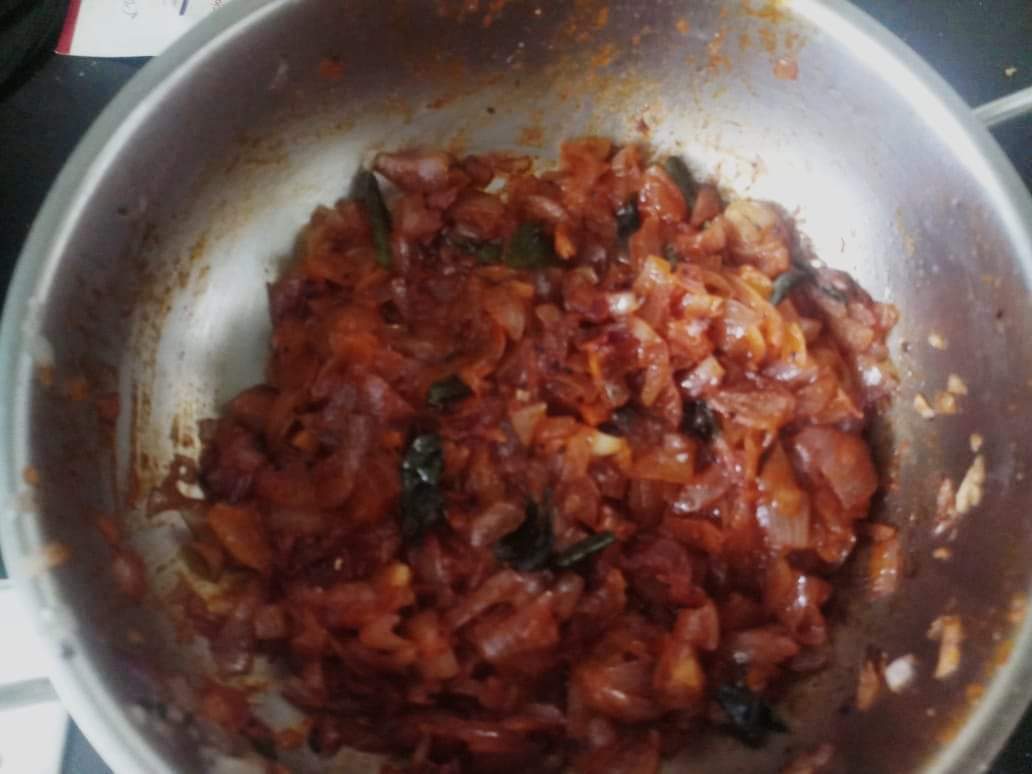 vasanthihari's tweet photo. Today's my Day 5 away from home/#Bangalore.
Picture below is a sample of romantic message I get from husband:
"I made onion tomato gojju for your son.. Jaya didn't come today also. Cooking easy; washing vessels, very challenging."
#whenmencook
#workingmom https://t.co/qsxNEz6Rah