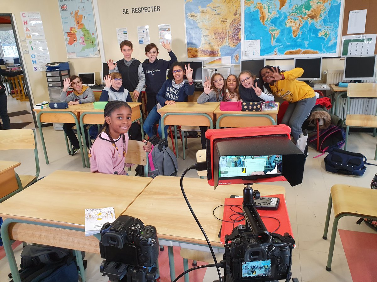 F3PaysdelaLoire's tweet photo. #LeMans #Sarthe @TVLoustics s'arrête à l'école Saint-Aldric Notre Dame de la Paix . Avec les enfants on parle du passage... à l'adolescence. Reportage⏯https://t.co/5IKoxO9uTq https://t.co/pPF05Jh1Ct