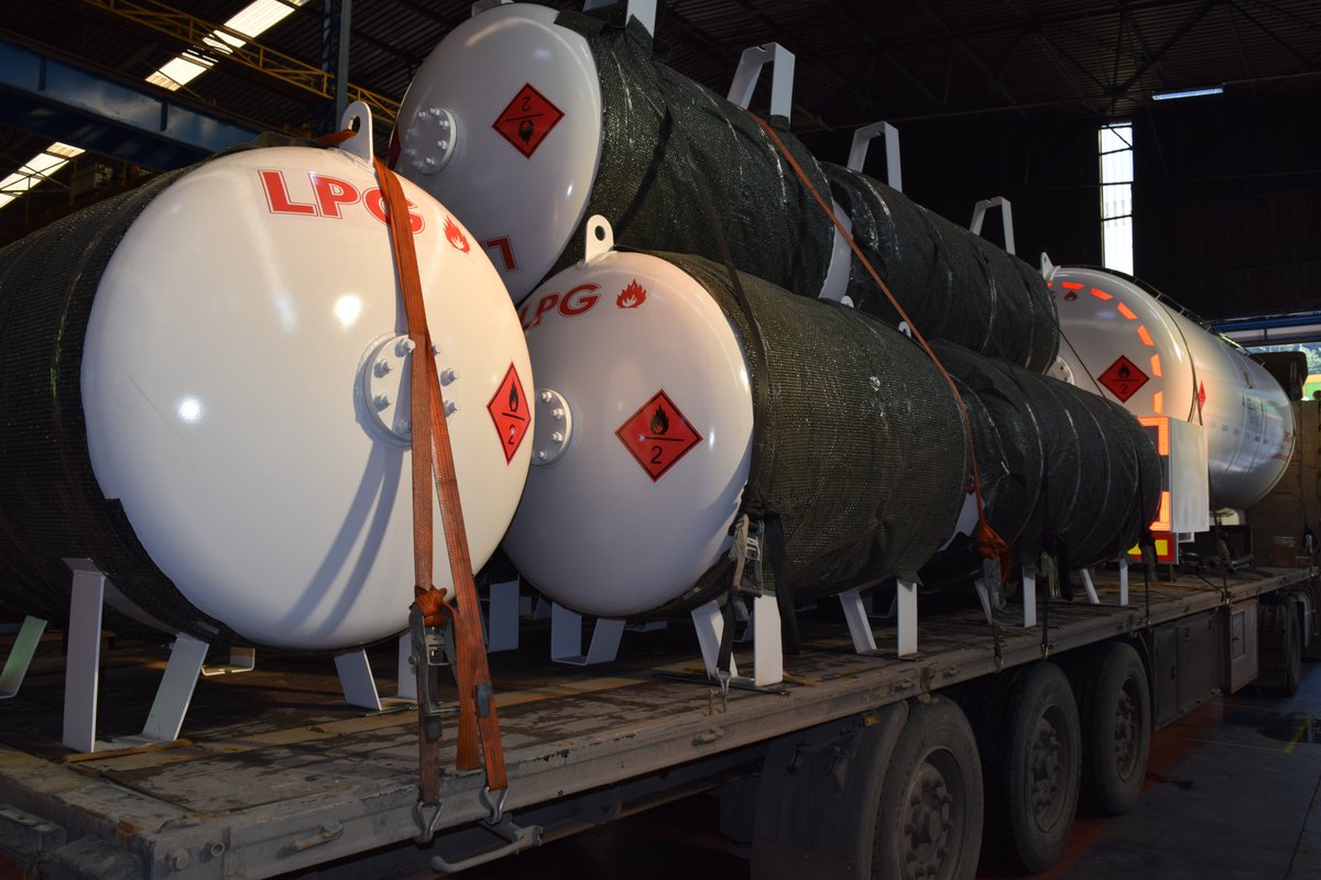 LPG_TANK's tweet photo. LPG Tank ihracatımız son sürat devam etmektedir.
LPG Tank exports continue at full speed.
#LPG #LPGTANKS #TURKEY #gas #ENERGYTURKEY #ENERGYGLOBAL #PETROLEUMISTANBUL #AKCELIKBORU #lpgsemitrailer #tanker #roadtanker #storage #LPG #LIQUIDPETROLEUMGAS #nigeria #kenya #lpgtanks #gas https://t.co/Dzh7LIlkep