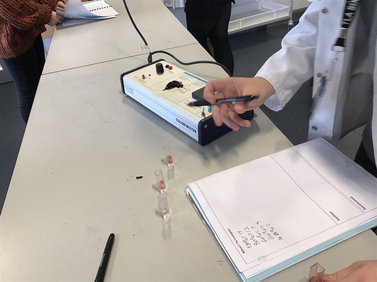 TLAScience's tweet photo. Year 12 students carrying out their Required Practical - investigating if alcohol concentration has an effect on permeability of cell membranes in beetroot cells. Year 12 were using the colorimeter for the first time (it worked!). #TLAScience #persevere #ALevelBiology https://t.co/AM3QbHwbE3