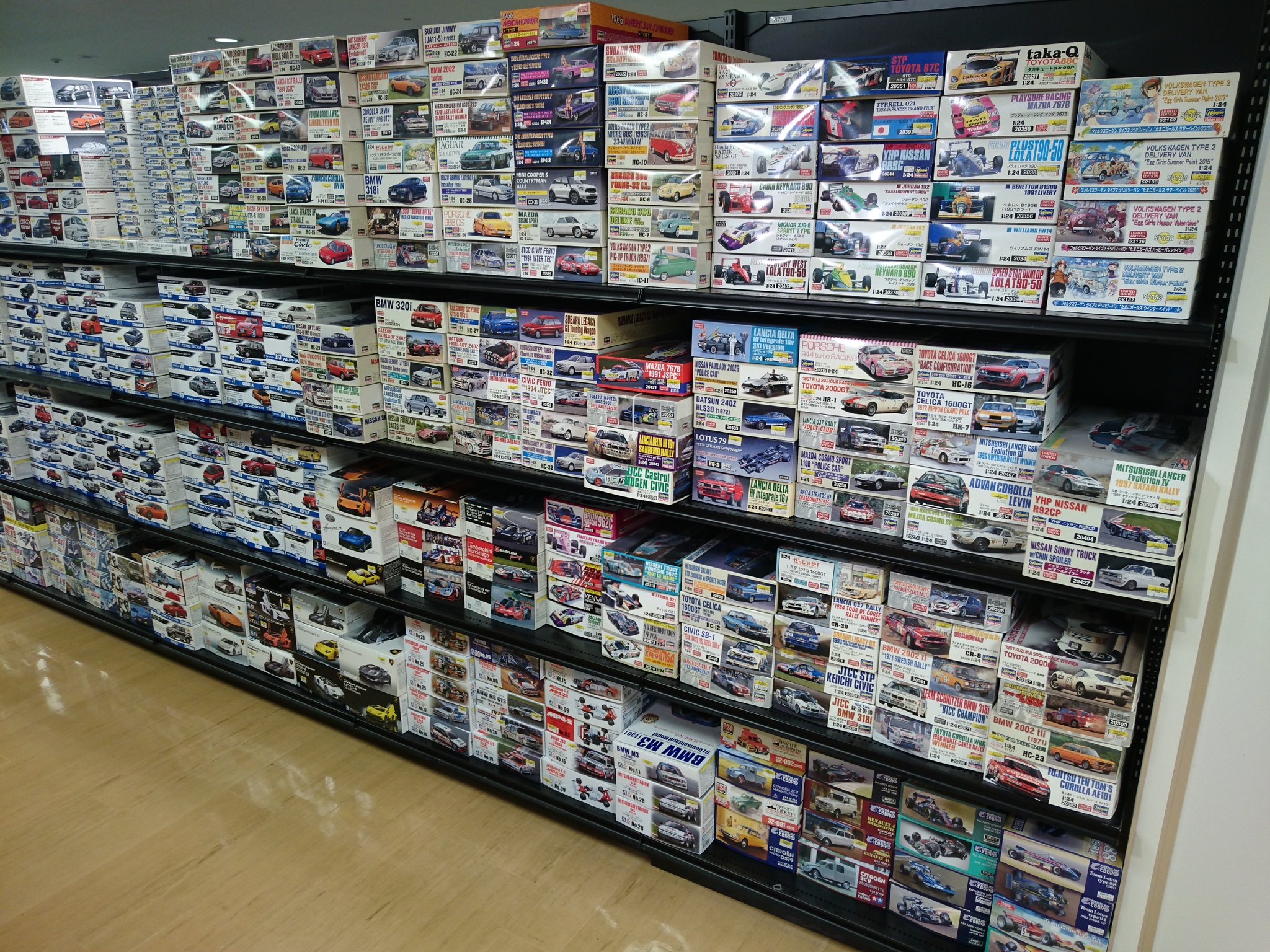 文教堂b shobby平岸店 文教堂 新札幌duo店 久しぶりの新札幌出張です 国産カーモデルキットの在庫が充実しております 平岸店より多いと思われます 平岸店も頑張ります プラモデル カーモデル 模型店