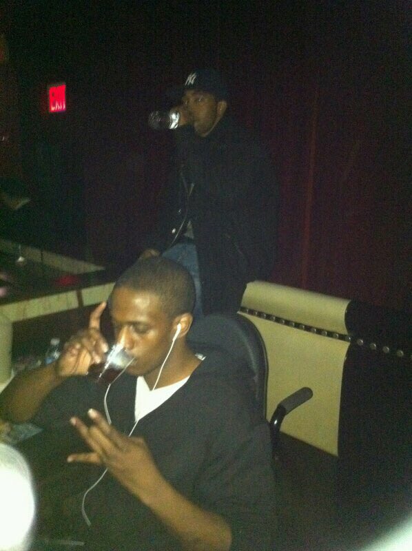 TaEDoN24o6's tweet image. *DYING FUCKIN LAFFIN* #GREATTIMES #VIPTAE #MOLLYWATER

RIP BROBRO @CTeezy730 💚😇💚 #FOREVERCT #73oLIFE