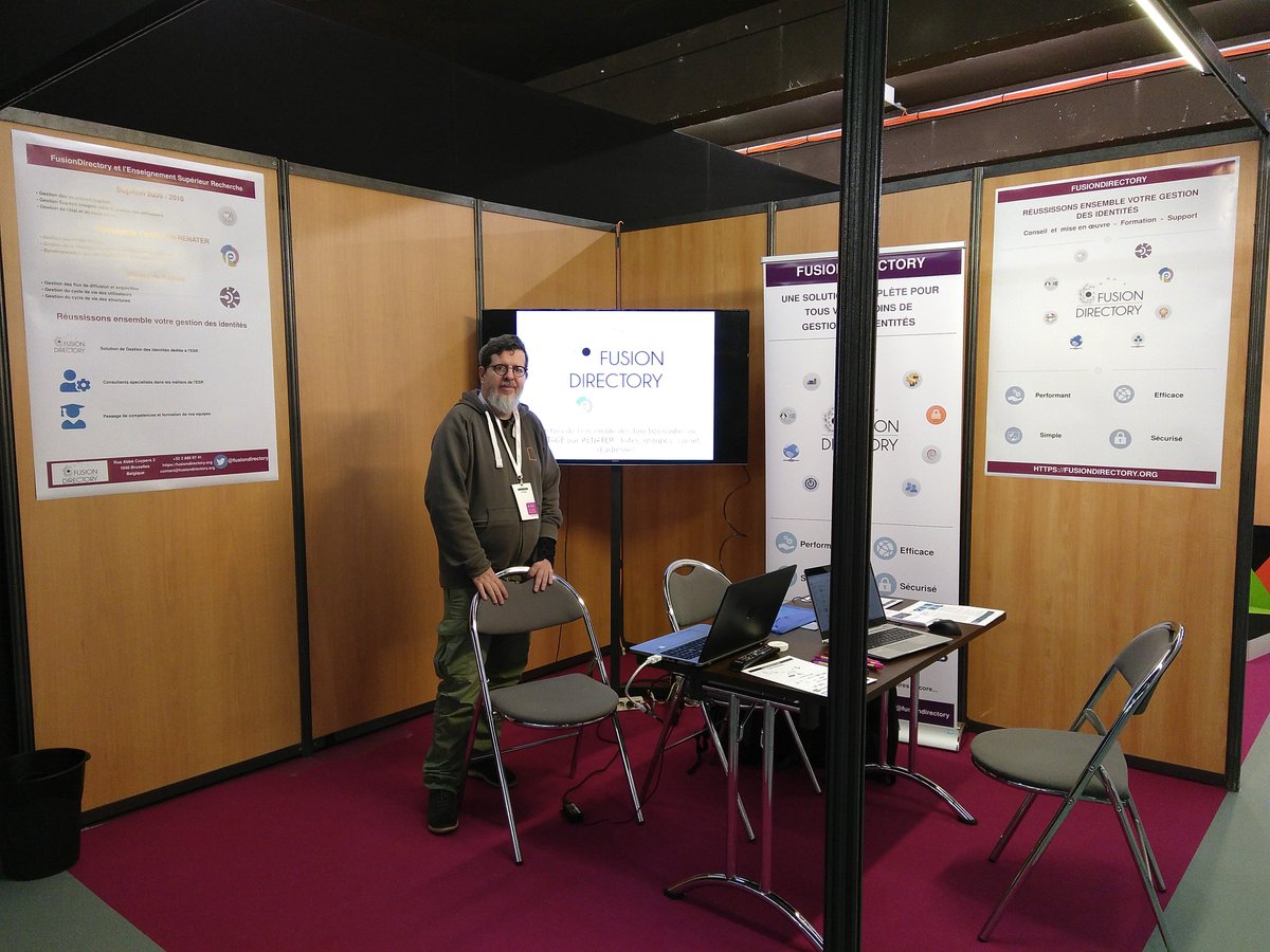PallinPoppy's tweet image. @LesJRES jour1 : @benoitmortier1 vous accueille au stand 62 pour vous présenter les dernières nouveautés de @fusiondirectory #jres2019 #iam #fusiondirectory #supann #sinaps #partage