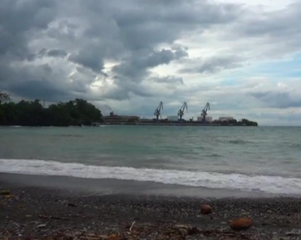 EMTVOnline's tweet photo. Questions again raised in #Parliament on the slurry spillage in #BASAMUK #Madang Province.
#EnvironmentandConservation minister asked to give update on second investigation and make clear to the people if it is safe to go out to sea.
https://t.co/VAB5eZjHy4 https://t.co/CNYs8WQ8vC