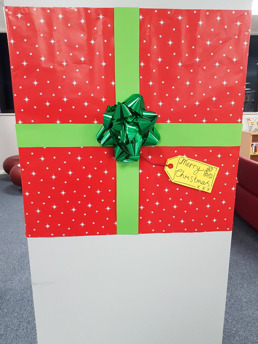 FurnessLRC's tweet image. And here&apos;s our Xmas decorations...#ChristmasLibrary