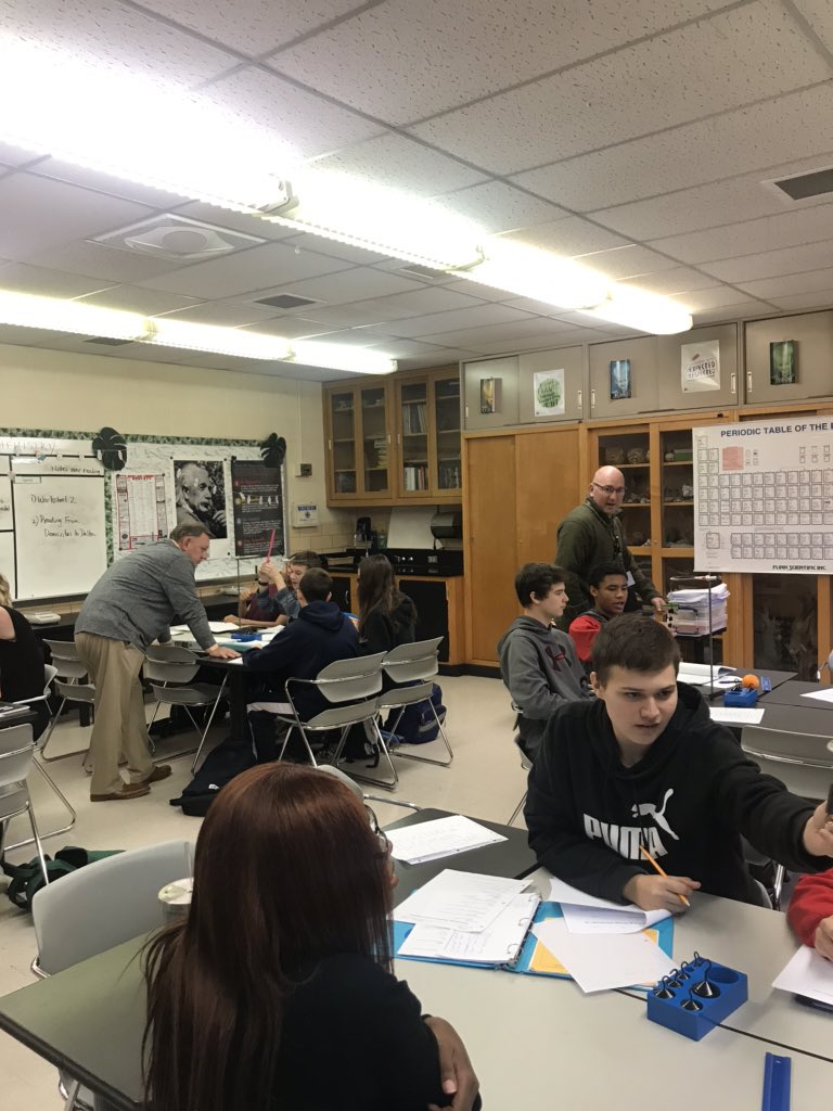 angschaal's tweet photo. Learning about energy storage in Physical Science. @ggajewicz @francis_scruci @DanBlackBGCS @JeffDeverBgcs @SKokensparger https://t.co/RDA7h15fX8