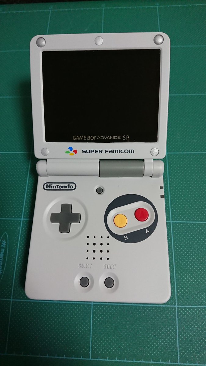 ট ইট র 瀬音 八九寺真宵 残っていた部品を使って ゲームボーイアドバンスspバックライト仕様の3号機が完成しました 今回はスーパーファミコンデザインです ゲームボーイ改造