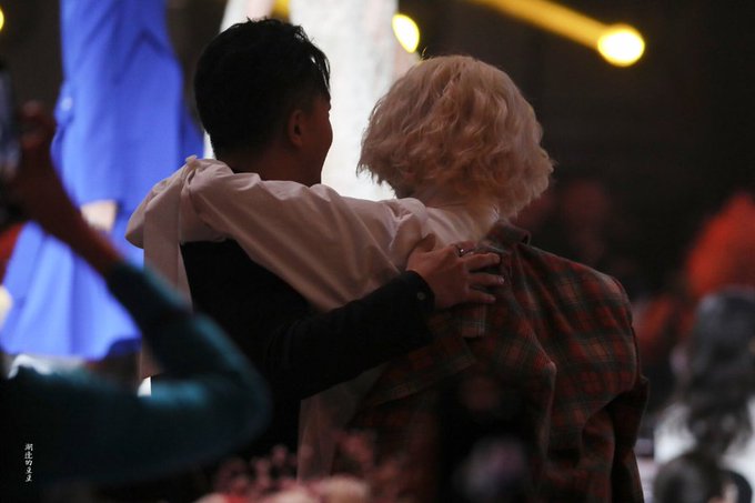 won_pt2261's tweet photo. 🔹️20191203🔹️A Hug🔹️
For the memories we had
For the promises we made
For our hearts... For You 💙
#Hanchul
#SUPERJUNIOR https://t.co/qSOLeZ4NGZ
