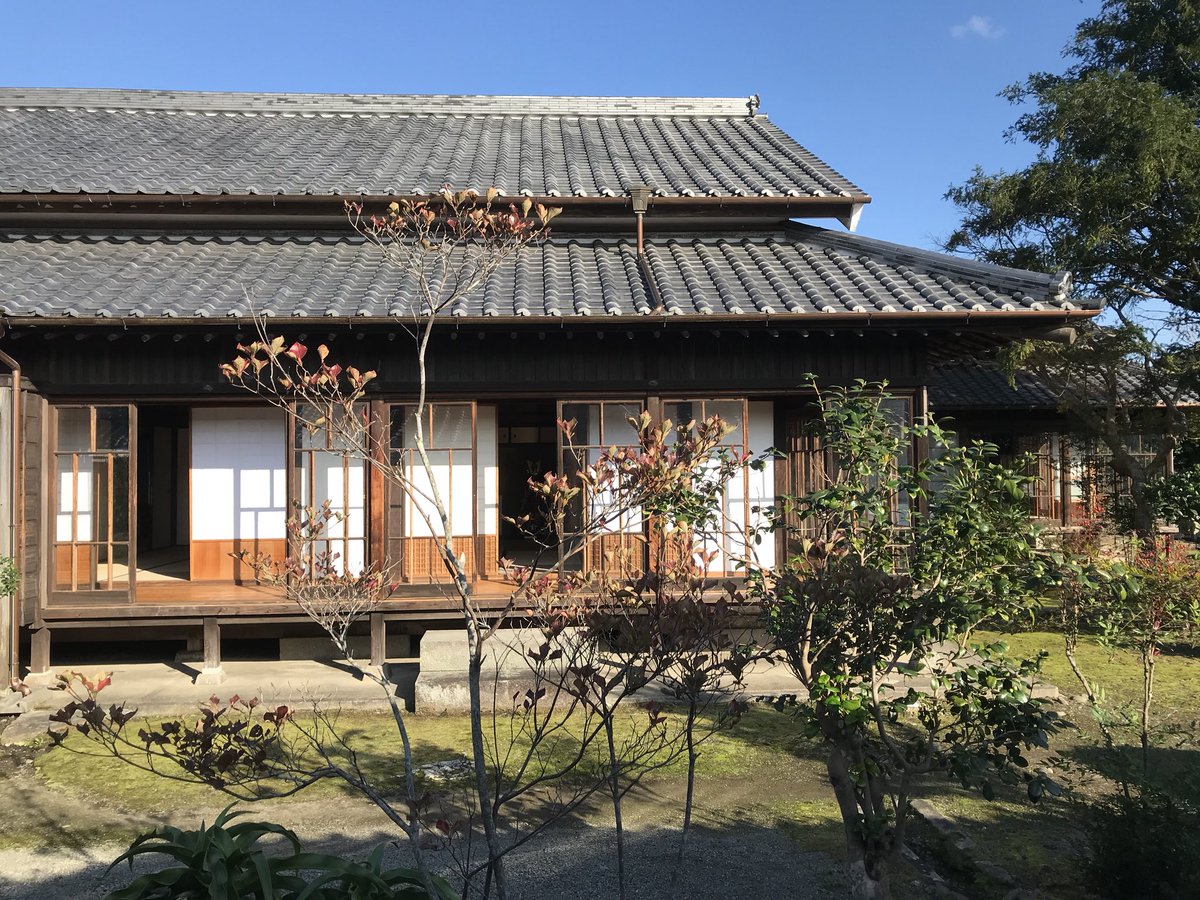 澤田豊 Pa Twitter 表装的な建築よりも 内部から縁側通しての庭への繋がり 純和風建築の素晴らしさを教えてもらいました こういう建築を作って見たい 旧山本猪平家 飫肥 建築家 城下町