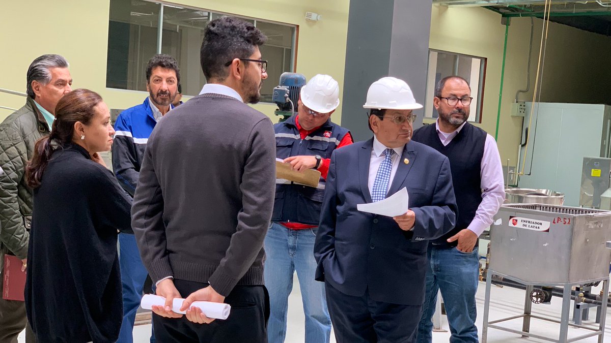 UTecnicaAmbato's tweet photo. [AHORA] 👷🏻‍♂️👷🏻Recorrido por la Casa Universitaria y la Planta Piloto de la Facultad de Ciencia e Ingeniería en Alimentos y Biotecnología de la @UTecnicaAmbato 
#YoSoyDeLaUTA https://t.co/cSNA7uvdCn