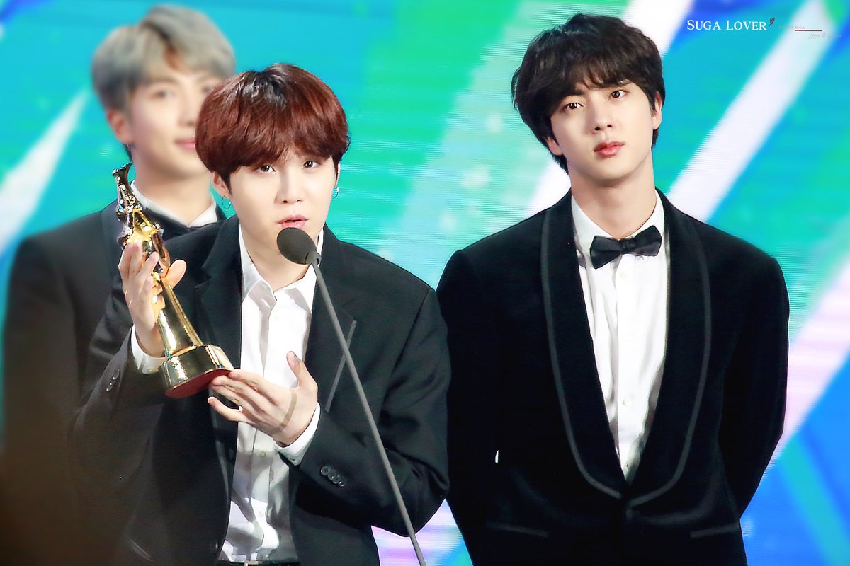 _SUGALOVER_'s tweet photo. HAPPY JIN DAY❤️
#Jin #김석진 #아미들맘속으로개근 #다빠져빠져빠져석진이미모에 https://t.co/ZmcwTFHeMg