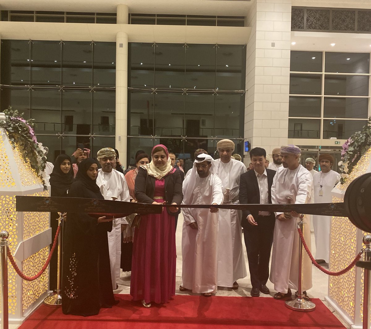 OmanConvention's tweet photo. تحت رعاية معالي الدكتورة سعاد بنت محمد بن علي اللواتية افتتاح معرض عُمان للعطور 
في قاعة المعارض ٣ 

#OCEC 
 #فعاليات_لا_تُنسى https://t.co/oXL0X3BAhH