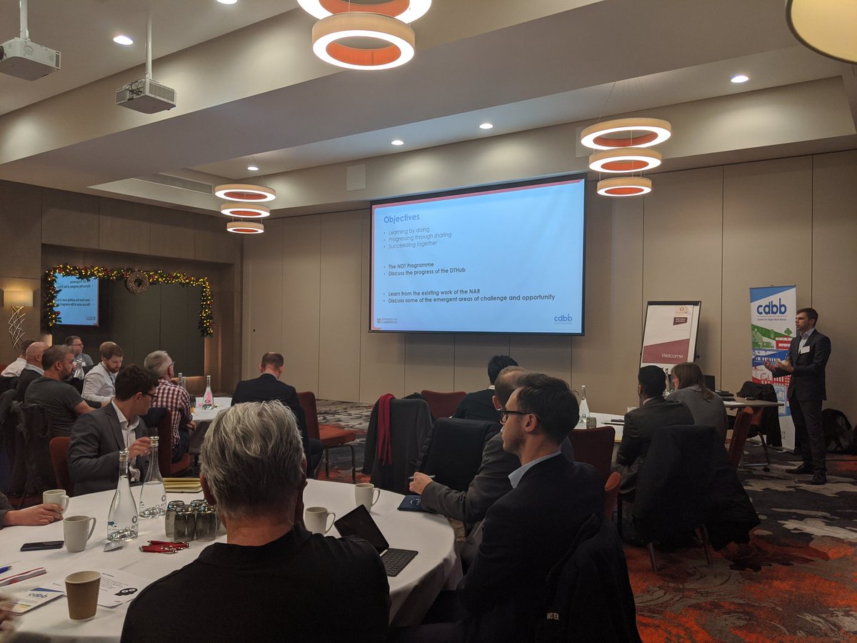 And we are off! @ChorltonSamuel is introducing the <a href="/CambridgeCDBB/">Centre for Digital Built Britain</a> #DTHub Supply event; outlining the #DigitalTwin hub objectives:
.  Learning by doing;
.  Progressing through sharing; and
.  Succeeding together.