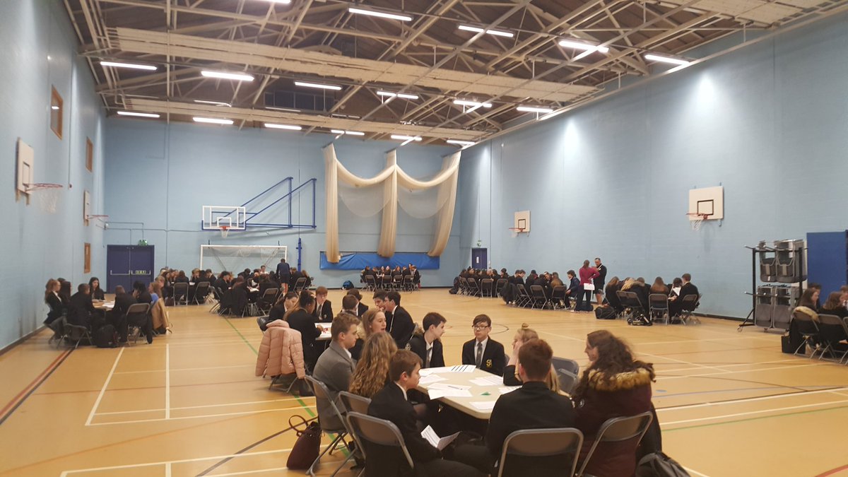 SAGCSEPE's tweet photo. Y11 GCSE revision guidance session with Y12 and Y13. #sharingpearlsofwisdom #rolemodels https://t.co/1QfJEzGYwL