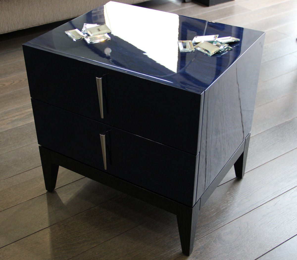 Our gorgeous bedside table in Laguna high gloss finish will unleash new possibilities for your interior design projects.
#Michaelnorthcroft #Jancavelle
#furnituredesign #furniture #interiordesign #design