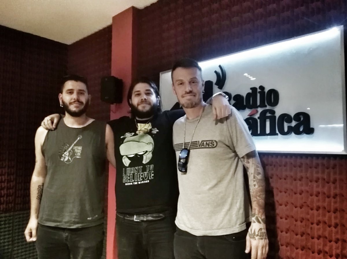 RCIRadioOk's tweet photo. #ElProgramaPasado 📆✔
Nos visitó @kereda_veruza al estudio de @RadioGrafica893 📻
Estuvimos hablando como la banda prepara su cierre de año en @GalponB el próximo 20 de Diciembre 🎸 https://t.co/79OeLegjTN