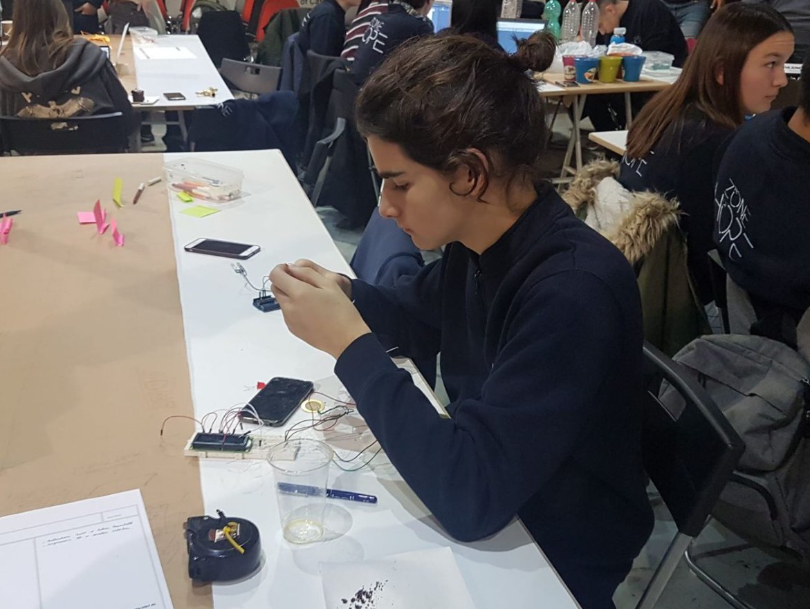 Avui hem tingut sessió de prototipatge amb els finalistes del #TZOHChallenge!👩‍🔧

A poc a poc els projectes van prenent cos i estan més a prop de ser una realitat que transformi el nostre entorn.

Bona feina 🚀