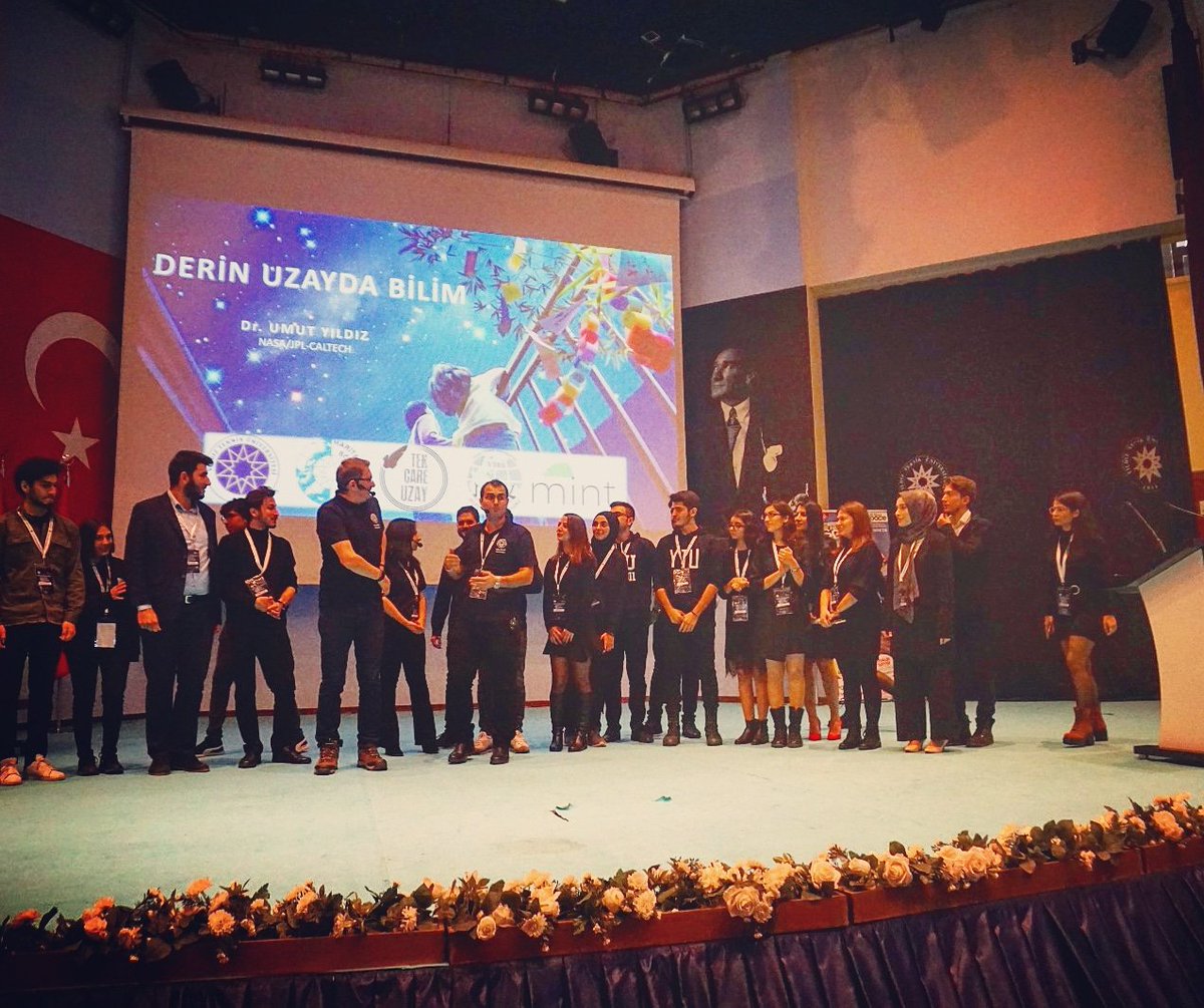 MuharremHilmi's tweet photo. Biz çok şey öğrendik, iyi ki geldi, iyi ki @umutayildiz'ı üniversitemiz de ağırladık.Emeği geçen herkese, @jeoenformatik ve @ytumint kulüplerine, "Uzayın Derinliklerinden Esintiler" müzik dinletisini sunan @datum_band ve  hep destek olan @astronomystery'e teşekkürlerimi sunarım. https://t.co/YzSVRZuPsK
