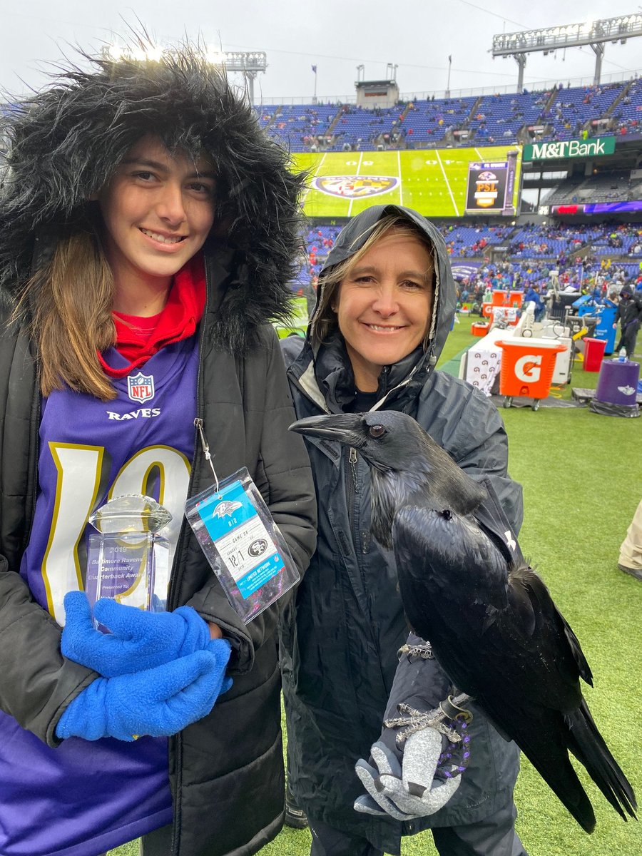 StJosephsRCS's tweet photo. Congratulations to 8th grader, Michaela West, founder of the Bundles of Love Club and recipient of the 2019 Baltimore Ravens Community Quarterback Award honoring exceptional Maryland volunteers! #Ravens #communityquaterbackaward #Matthew2540 #adwfamily #adwcathschools https://t.co/WOYIG9iN8l