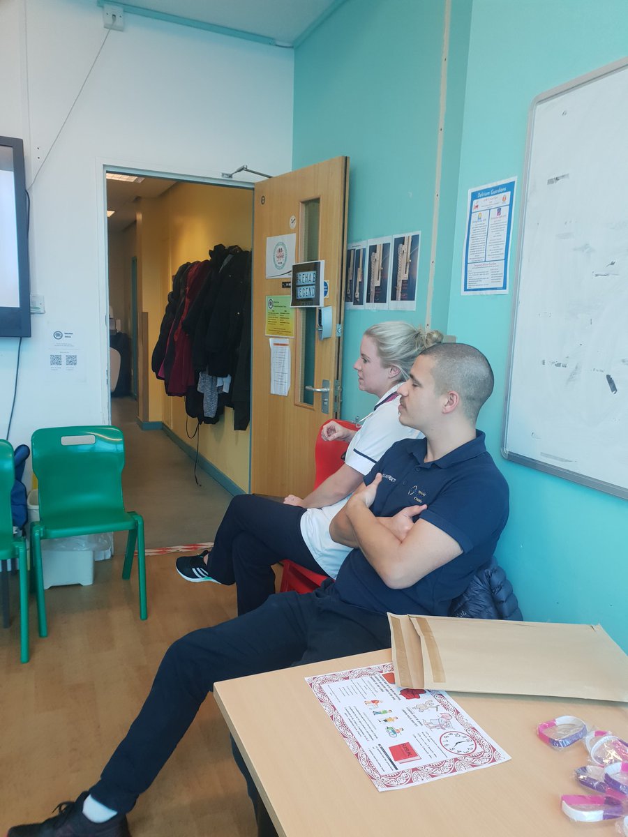 CleverMammy's tweet photo. Day 1 #earlyrehab was great success! #neurorehab #SLT #ENDPJPARALYSIS 
happy faces earning their #rehablegend badge #learning #teamwork 
@UHWCriticalCare @CAVUHB https://t.co/gkUfjgDyi8