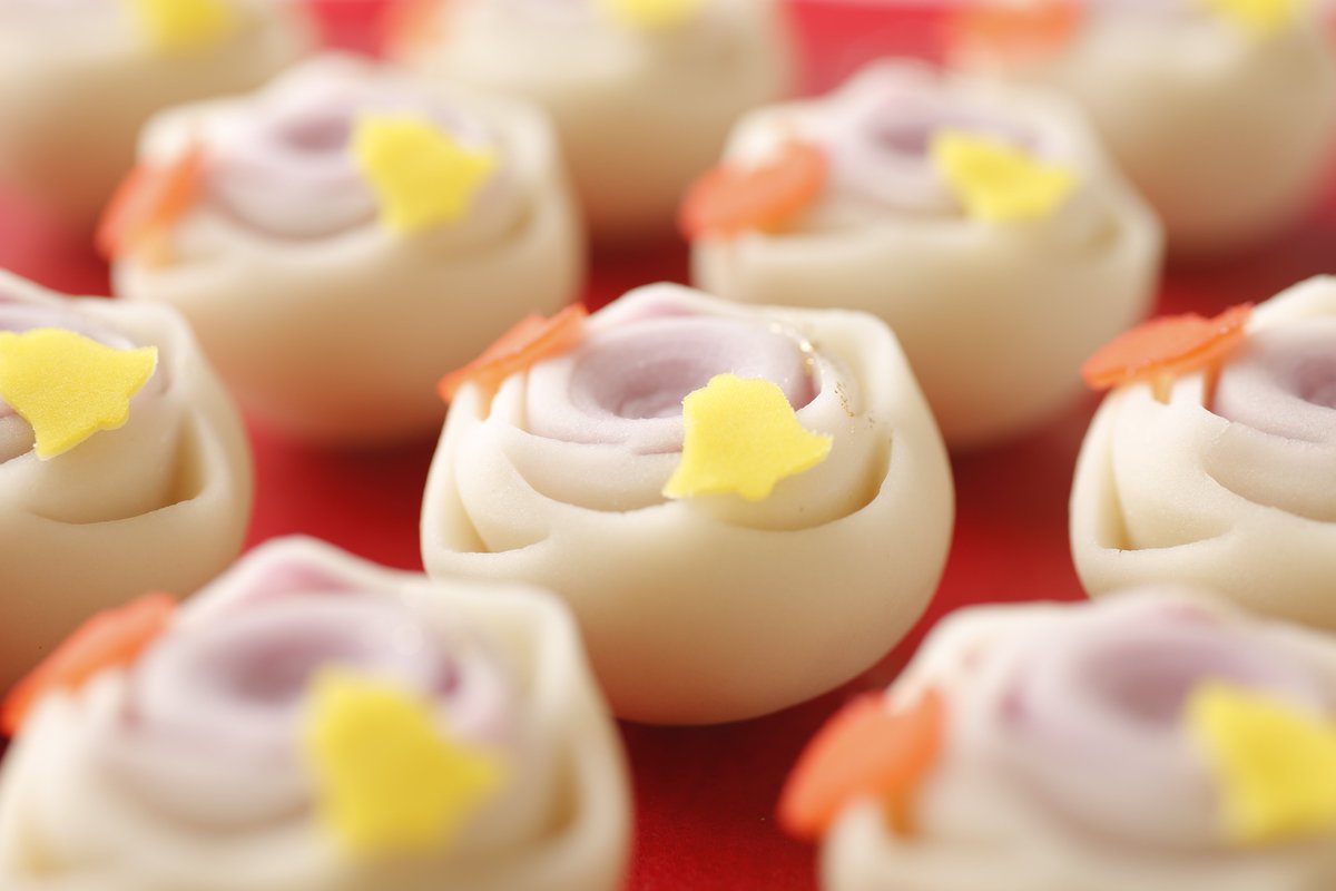 東京製菓学校 Twitter પર 12月の体験入学 オープンキャンパス 和菓子コースは 学生からも大人気の和菓子科オリジナル いちごミルク餡 を練切餡で包み込んだ クリスマスローズをイメージした上品で華やかな上生菓子 繊細な仕上げも一緒に作れば安心ですよ