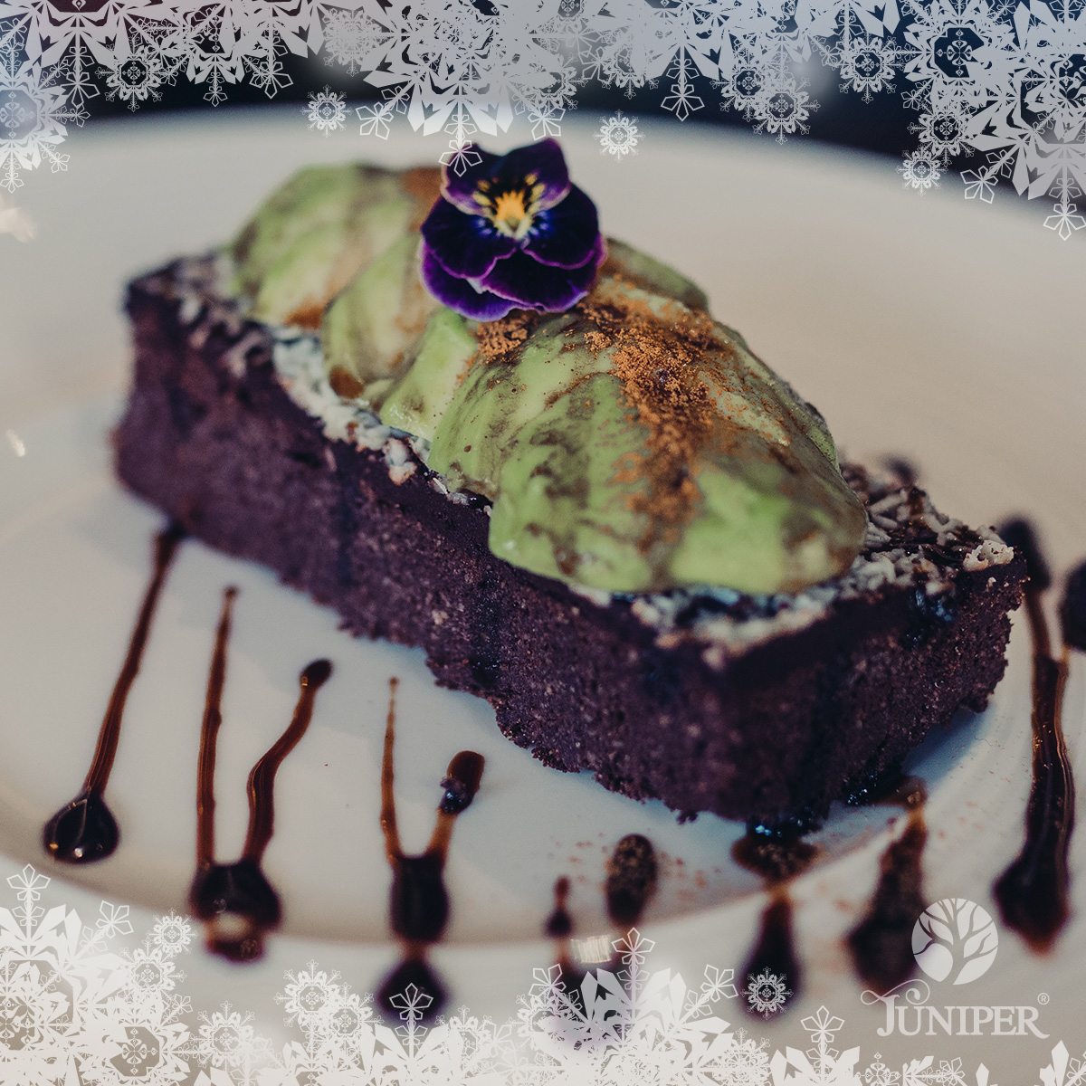 Nothing says #Christmas quite like #Cake! Tried our #glutenfree #coconut &amp; #avocado yet? Perfect to pair w/ one of 10 #barista #coffees, 10 #teas or #hotchocolate!
🥥🥑☕🍫
#sweettreats #brunch #lunch
🥇 of 30 #Hale #Restaurants! #Alty #Altrincham #HaleBarns #Bowdon #CheshireFood