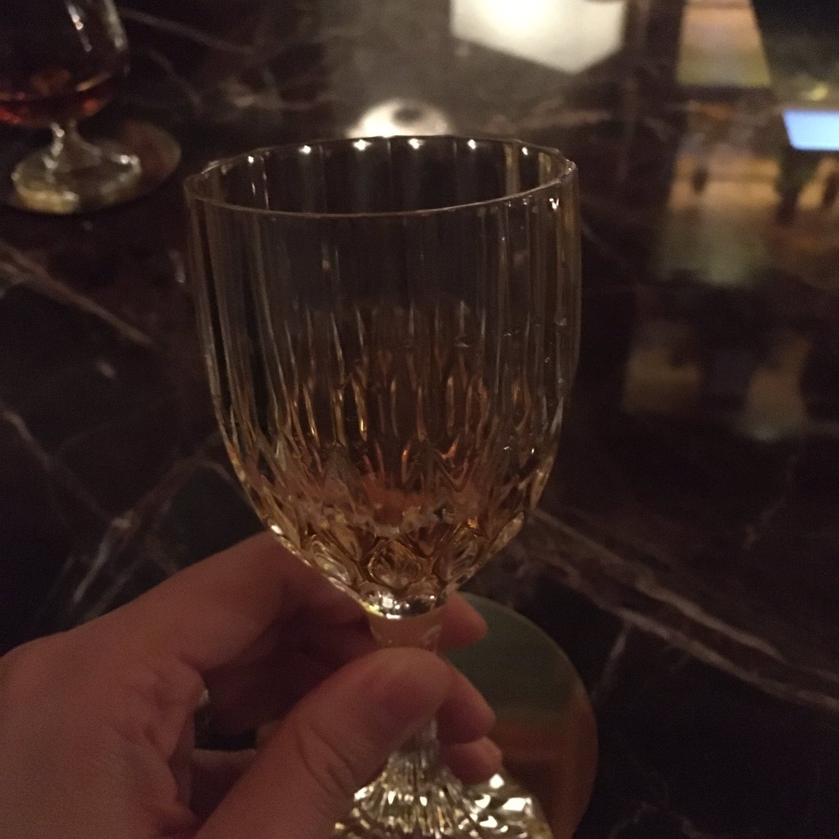 위스키 1잔 마심