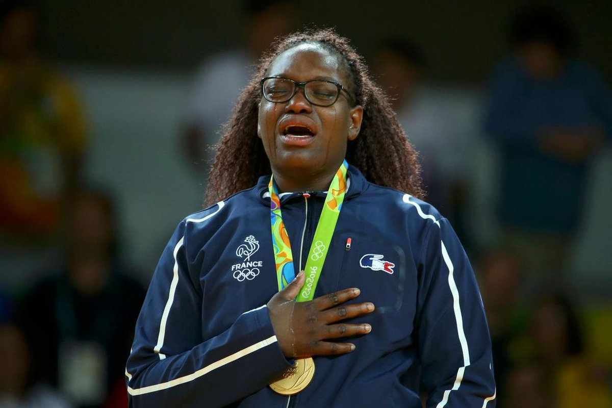 le_Parisien's tweet photo. [Témoignage]  « Oui, je suis championne olympique et je suis au chômage » Emilie Andéol, judokate titrée aux JO de 2016, peine à s'en sortir. Malgré des diplômes, elle affirme n'avoir reçu ni sponsor, ni proposition. Elle livre sa détresse > 
https://t.co/No4qGESZdc https://t.co/UR9qfjq8oG