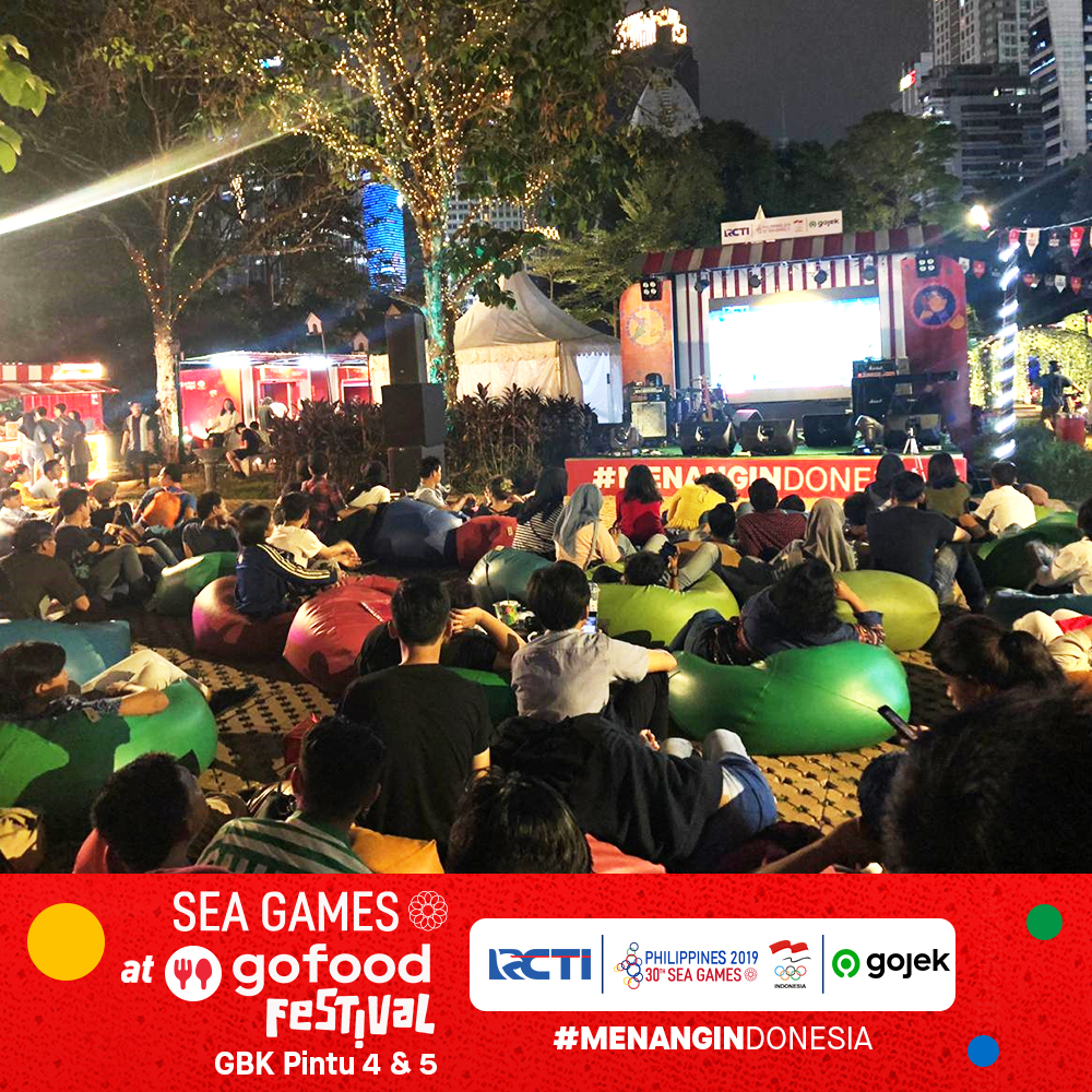 Mau nonton SEA Games GRATIS? Dateng aja ke GoFood Festival GBK Pintu 4 &amp; 5. Selain puluhan jajanan enak, ada games "Menangin Medali", ratusan jersey rakyat +62, dan masih banyak hadiah lainnya! Catet ya tanggalnya, hanya sampai 11 Desember 2019. #MenangIndonesia #WeWinAsOne