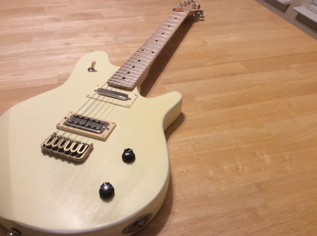 AceinetBrian's tweet photo. Tuesday morning guitar. https://t.co/ZPBUZAwDAf