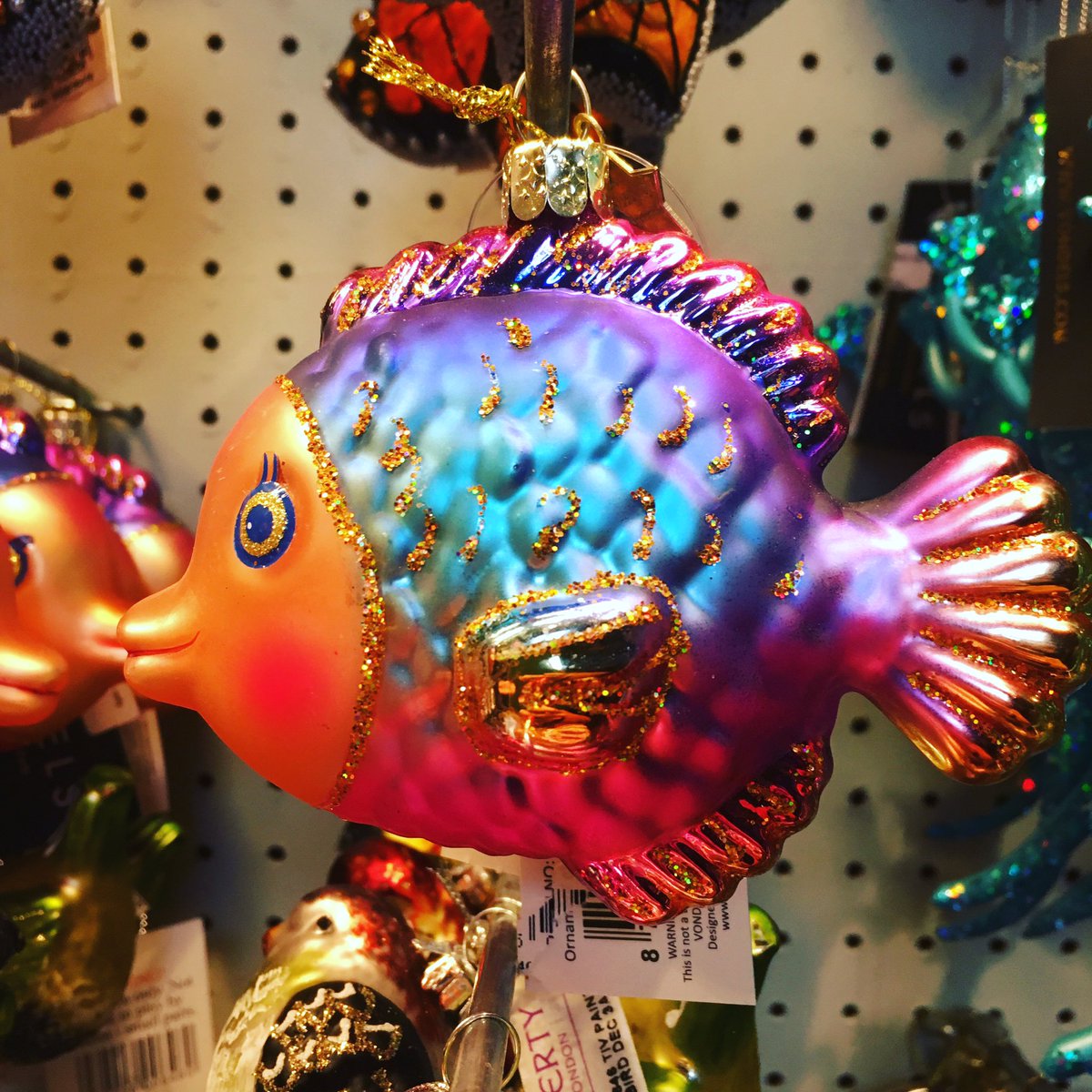 Who wouldn’t want a fish themed Christmas tree? #decorationoftheday #Christmas #christmasdecor #christmasdecorations #christmasdecorating #bohochristmas #christmastree #mermaid #mermaidchristmas #libertylondon