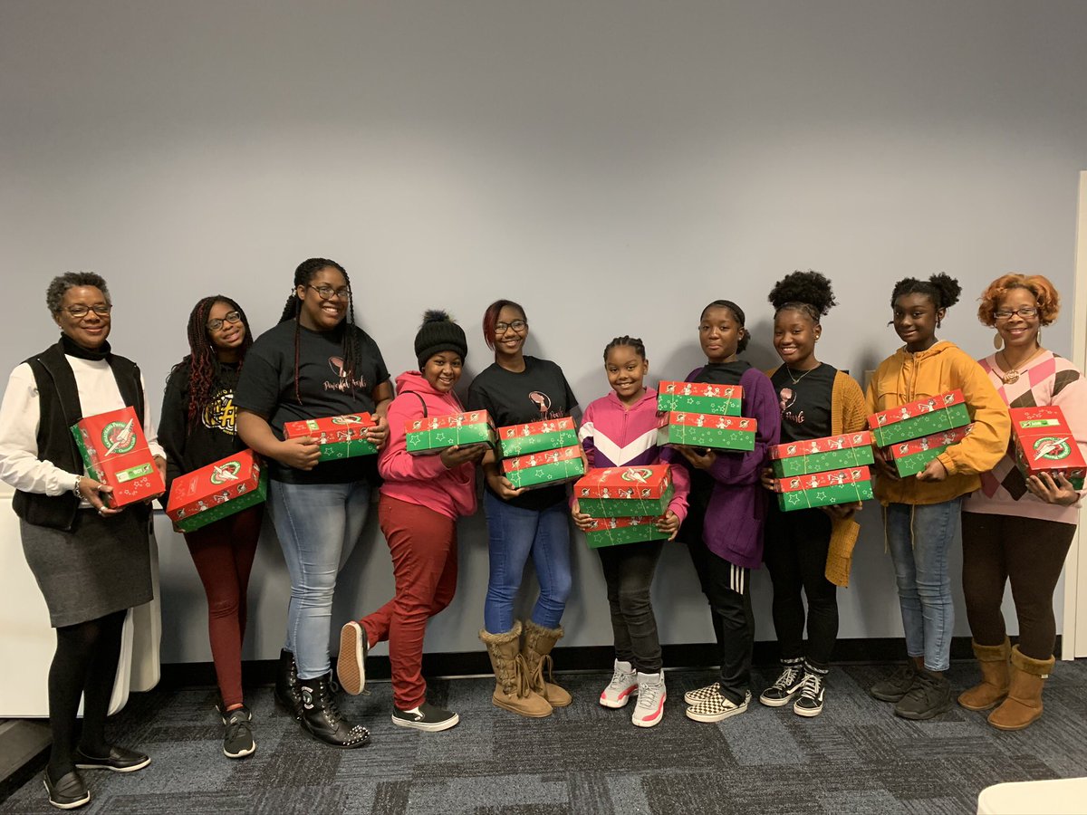candyhayes's tweet photo. Today is #GivingTuesday, Daniel's Blessing is asking for your support of our Youth Program- Powerful Pearls. This program prepares our young ladies to be successful in today's world. 
Thank you for your support.❤️
https://t.co/vqnGeSSYTT https://t.co/xI9RzUVyFj
